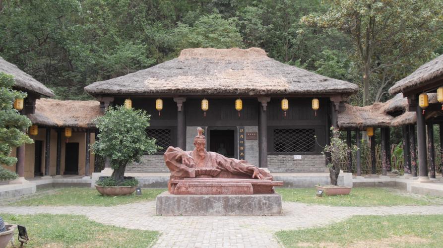 南漳水镜庄白马洞司马徽隐居遗址