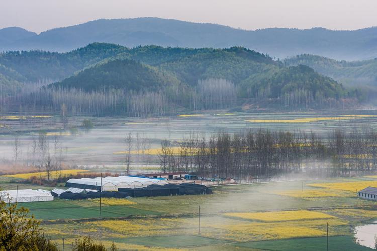 湖北南漳九集镇云台山水库春景