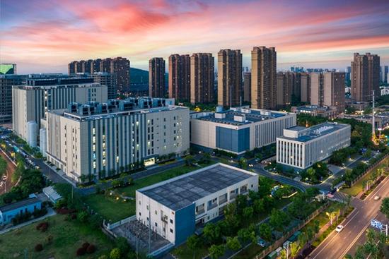 南京郊外平原数据中心外景