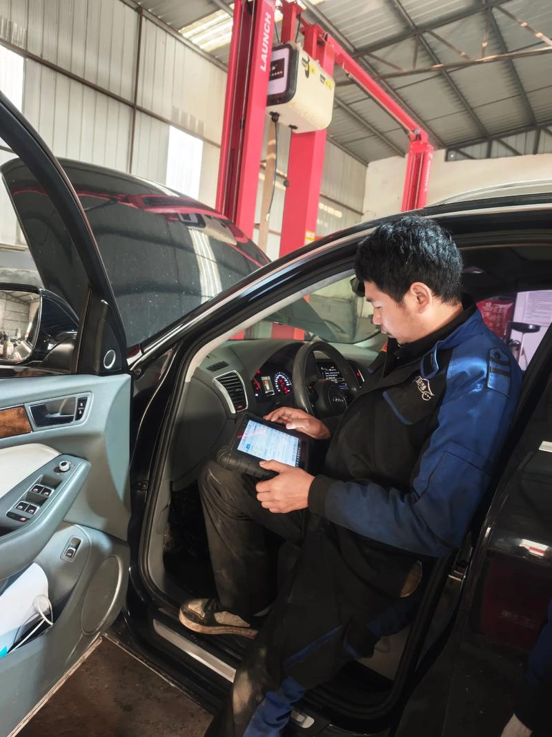 汽修师傅路试验证路况驾驶实拍