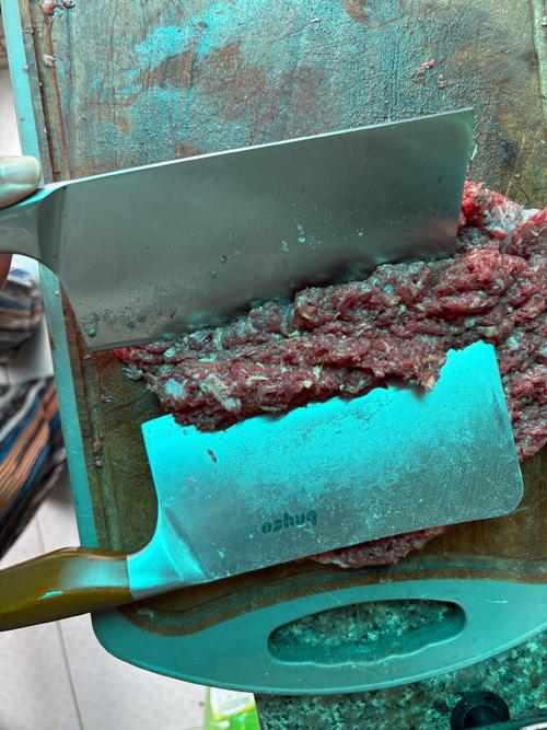 潮汕摊主手工双刀剁猪肉馅