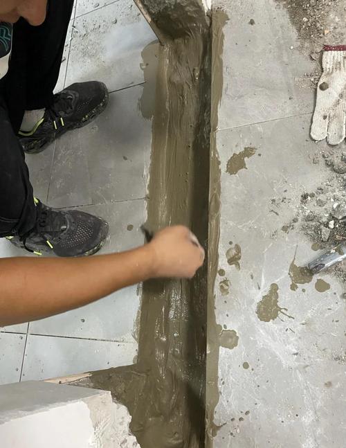 门槛石侧面防水处理施工过程