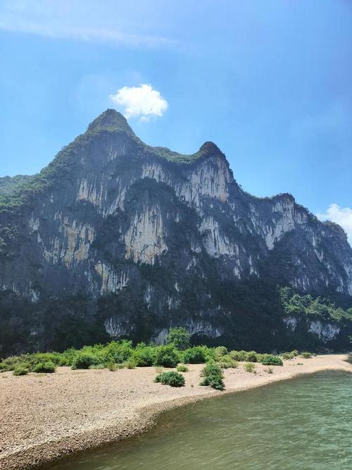 漓江九马画山段晨雾青峰