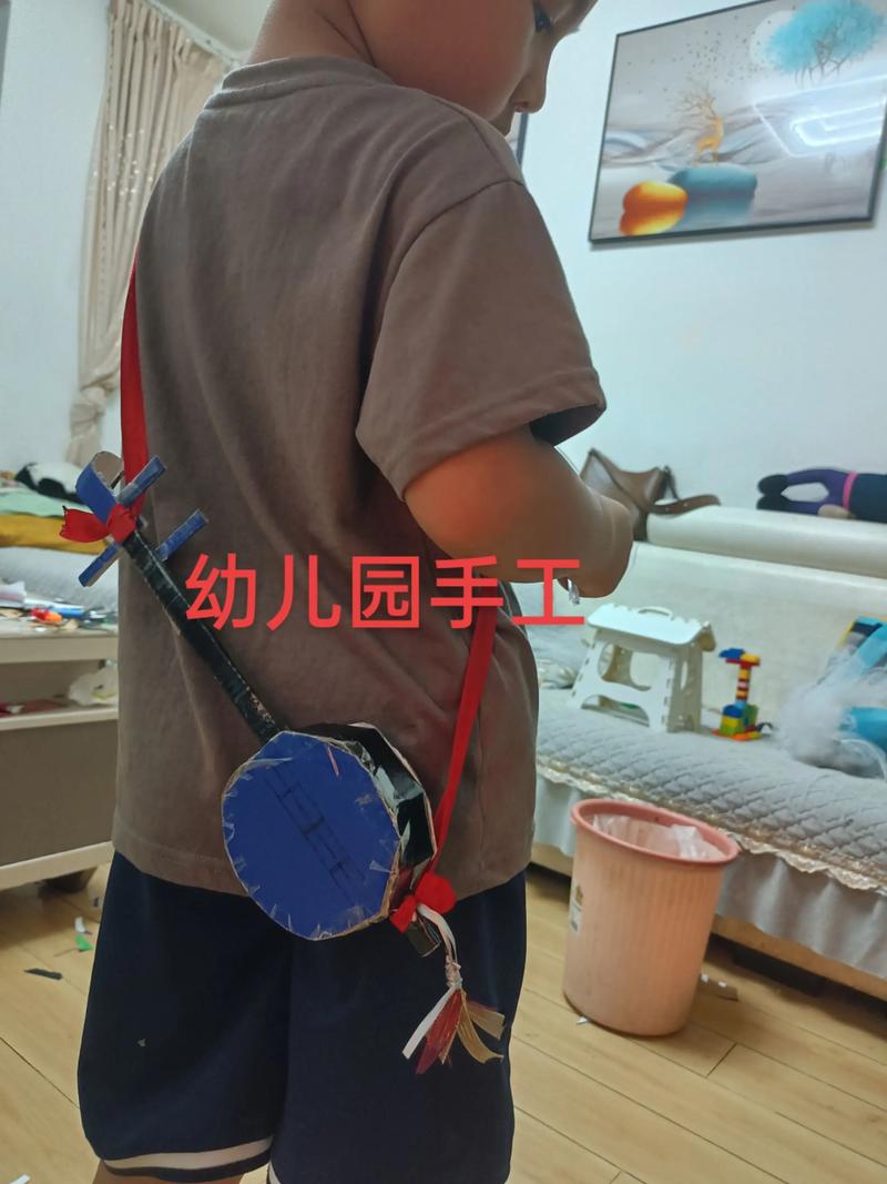 手工羊肠弦制作过程特写