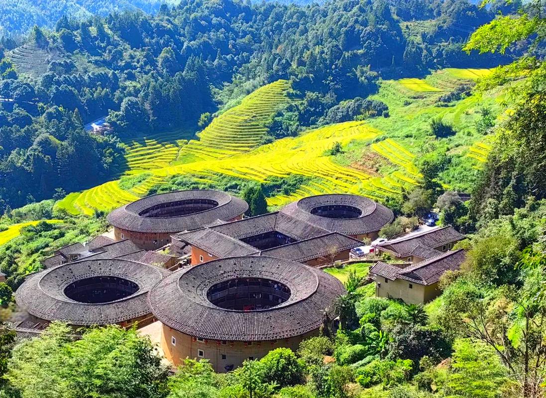 福建土楼南靖田螺坑四菜一汤远景