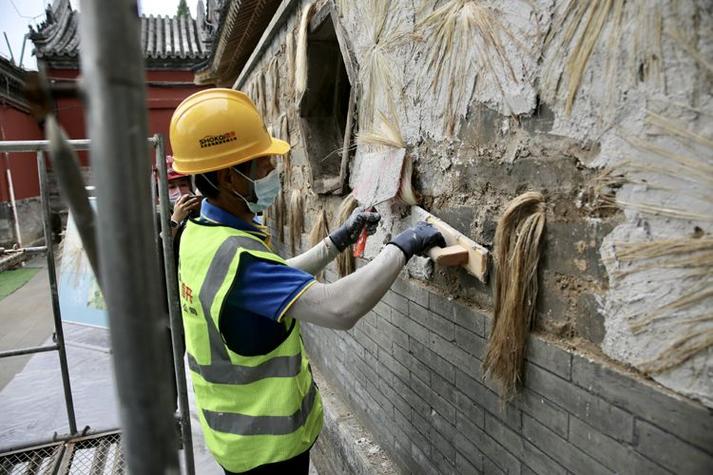 传统工艺修缮古建筑麻丝灰墙面操作示范