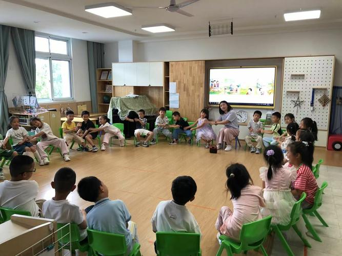 幼儿园教室真实上课场景