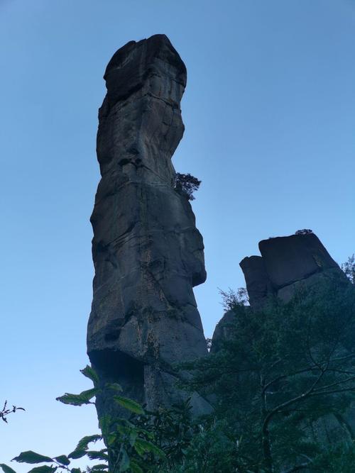 三清山南清园巨蟒出山自然景观