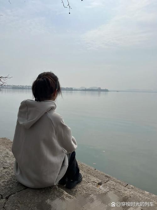 站在岸上,望不到家