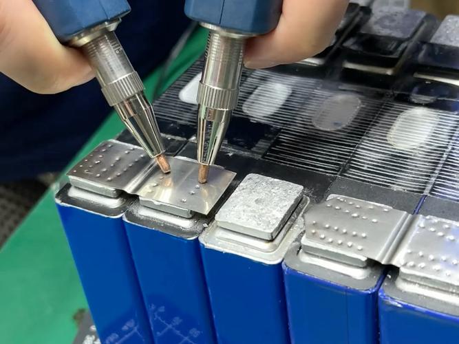 锂电池极耳点焊精密工艺现场