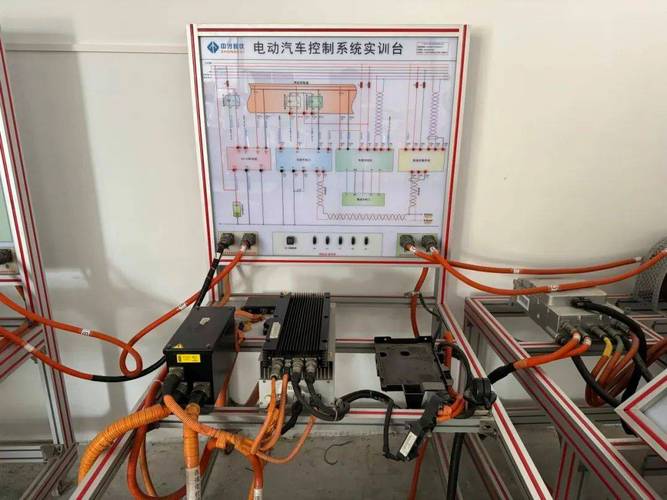 汽车车身控制模块引脚氧化检测实操图