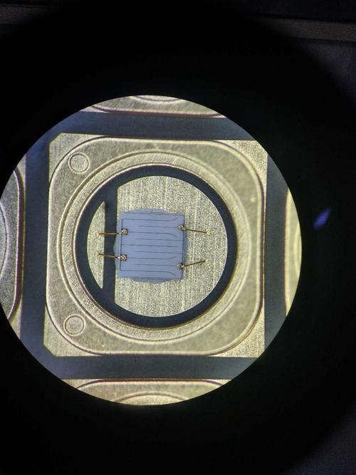 功率器件用氮化铝陶瓷基板微观形貌图