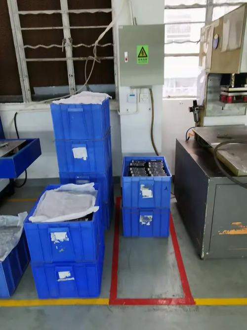 车间在线检测设备误判不良品堆放现场