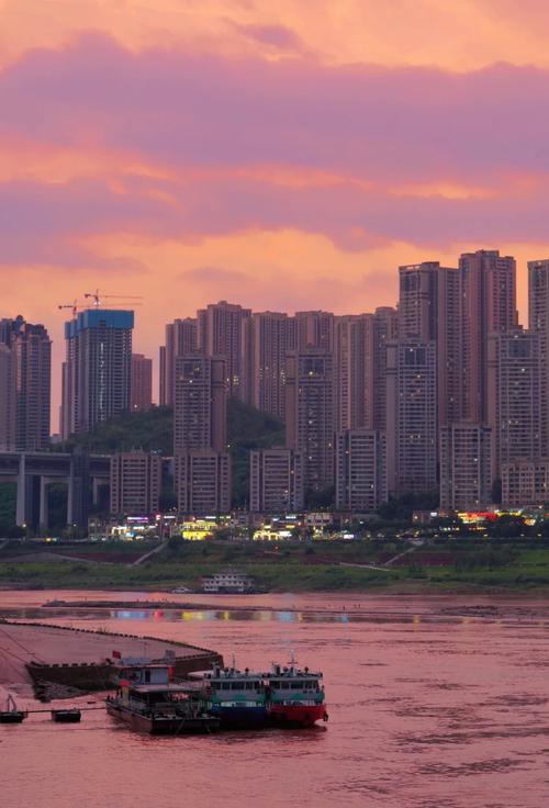 重庆南滨路晚霞建筑天际线