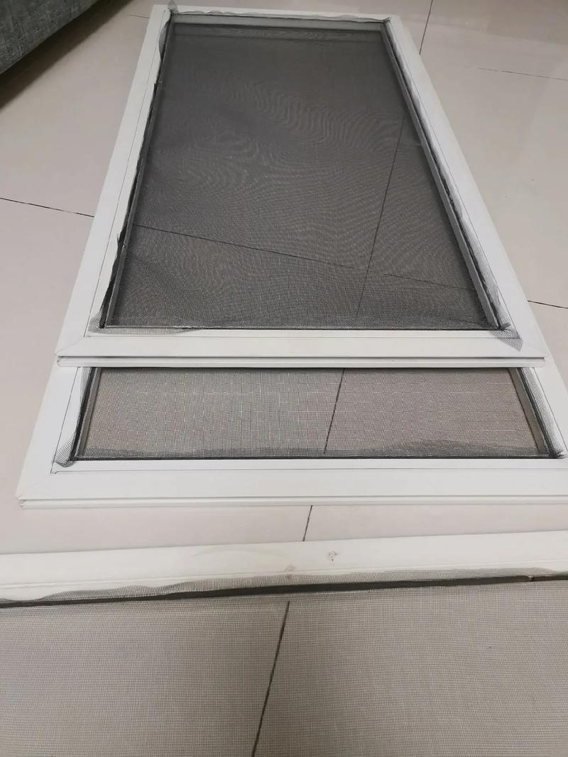 装修拆窗换下来旧毛条实拍