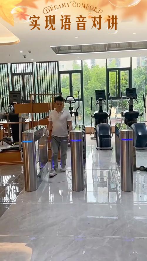 健身房入场处挂的人脸识别核验设备实拍
