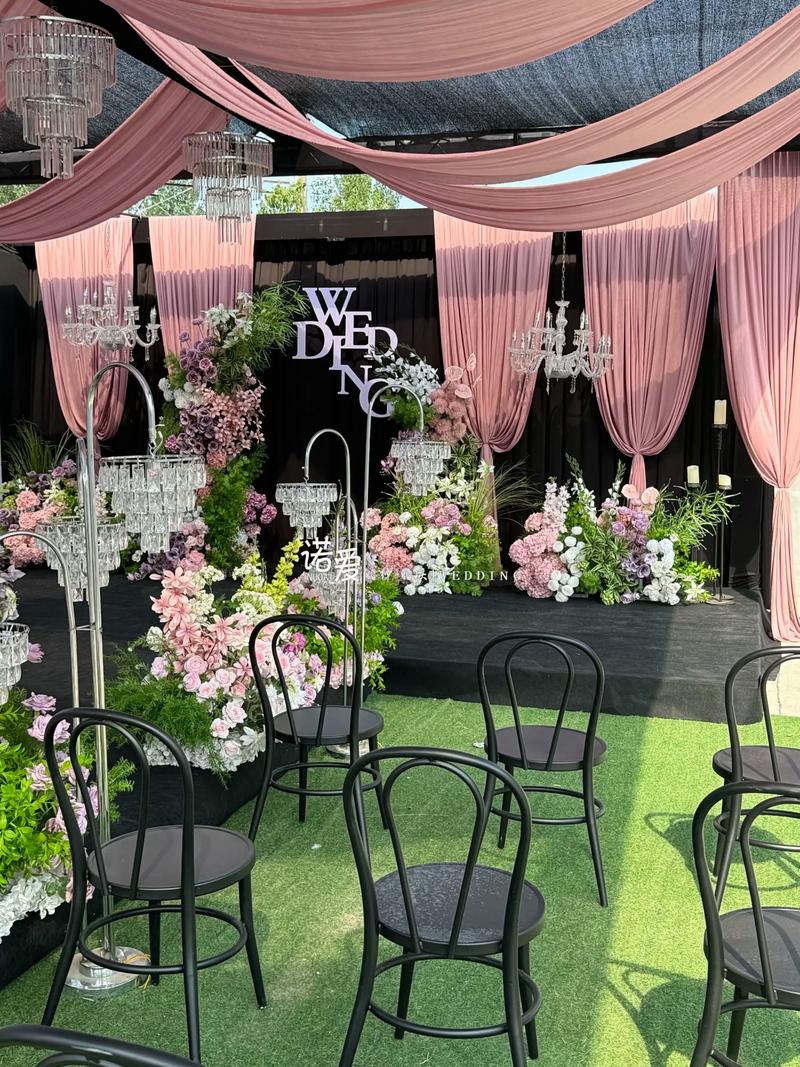 农家乐改造的花园婚礼场地假花装饰