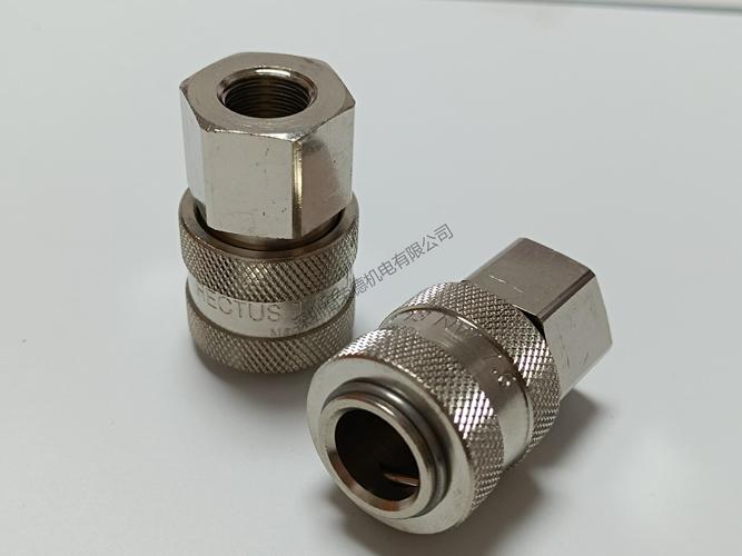 不同规格快速接头实物对比图