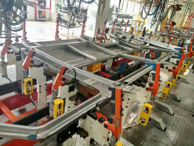 汽车焊接工装夹具调试现场