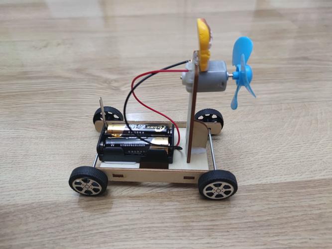 儿童DIY手工风力发电小马达作品