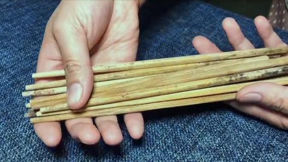 那支用旧了的竹筷,别急着扔