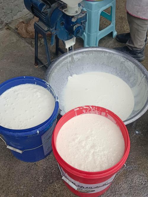 快干粉正确搅拌状态细腻膏体无颗粒特写