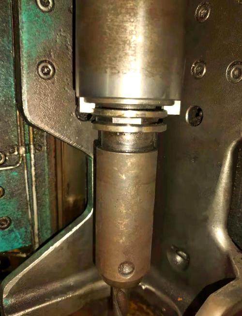 加工中心夹头松脱导致报废工件实拍