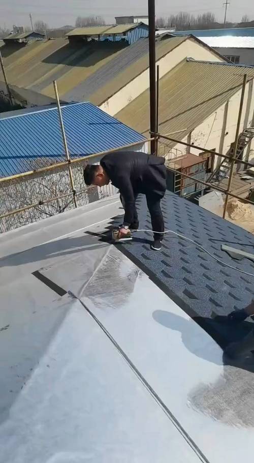沥青瓦屋顶正确搭接施工示意图
