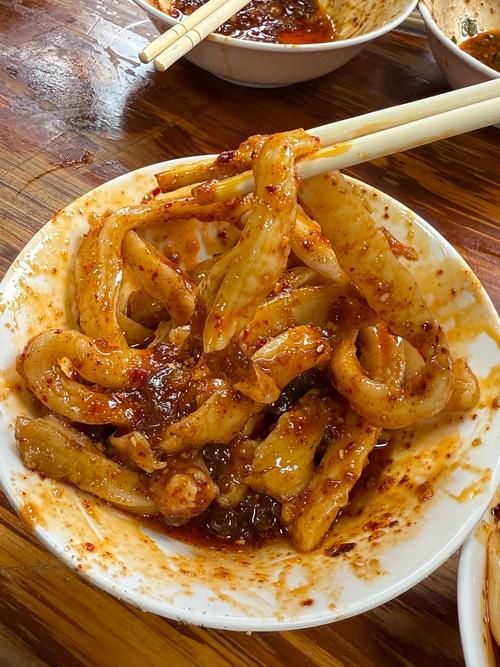 成都城墙根早市甜水面