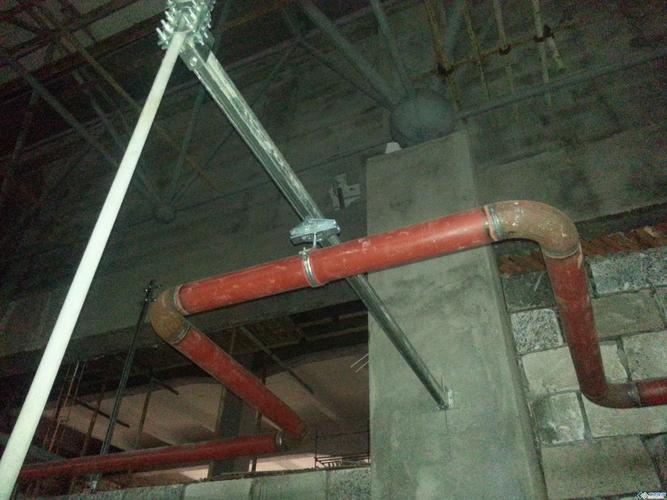 管道方形补偿器安装现场图
