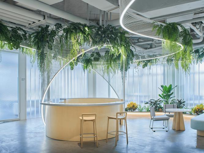 旧厂房材料再利用的生态办公空间实景