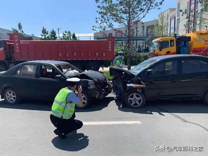 路口交通事故责任划分交警现场图