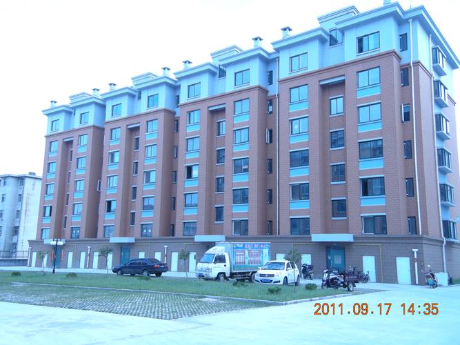 城郊开发小产权房多层住宅楼