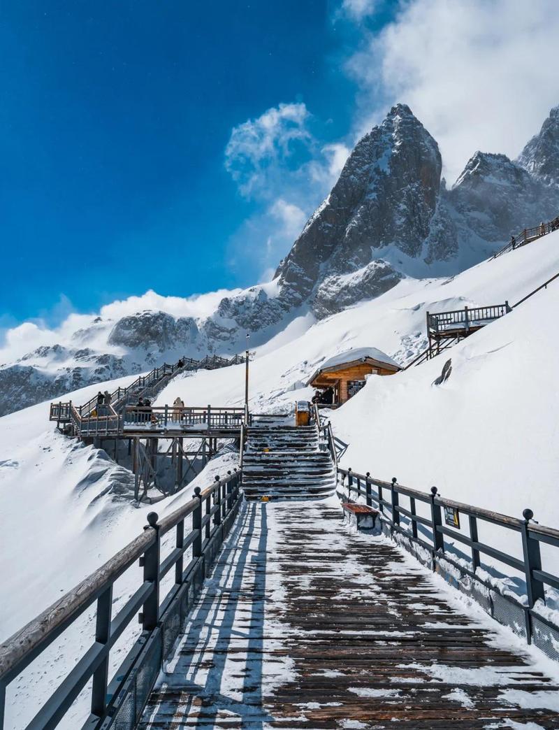 云南丽江玉龙雪山冰川公园雪景