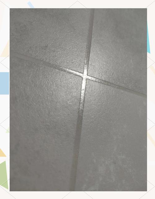 厨房深灰色环氧彩砂抗污测试实拍