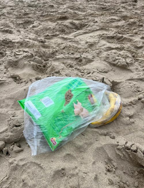 三、“海岛纪念品”是带回家的垃圾