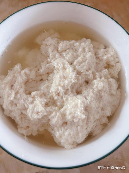 葛公豆腐制作时酸浆点豆花的絮状状态