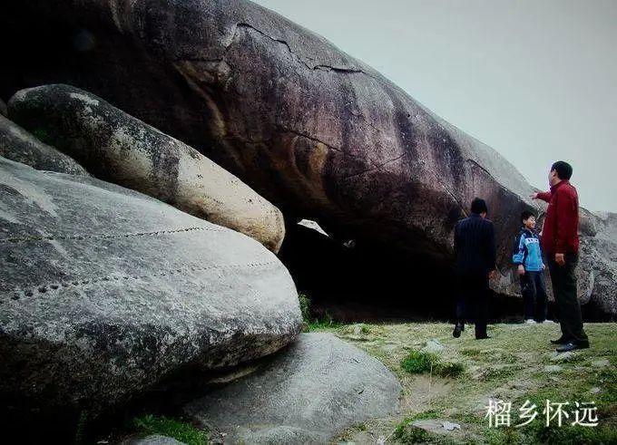 湖北南漳荆山卞和洞古迹