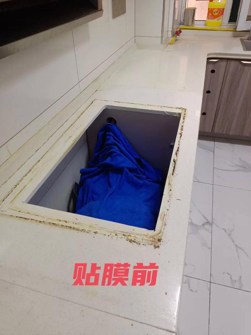 厨房台面红酒酱油渗色测试实拍对比图