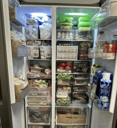 分装后常用速冻食材冰箱靠外层摆放实拍