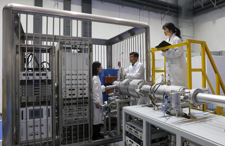 不是所有加速器，都只服务基础研究