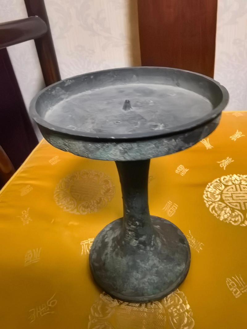 烛台绝不只是照明工具:从青铜器到北欧极简的设计流变史-因为所以