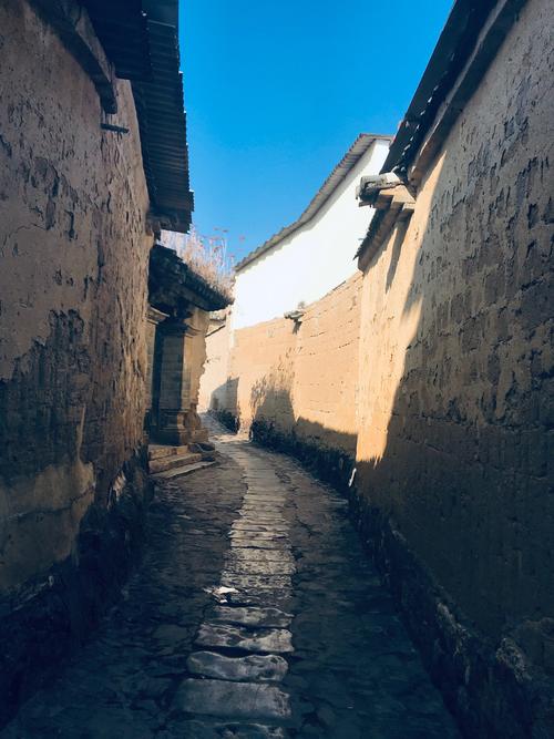 滇东南自驾游团山古村老石板路