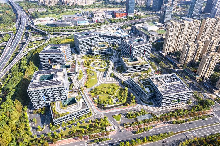 杭州滨江人才公寓与周边科技园区航拍图