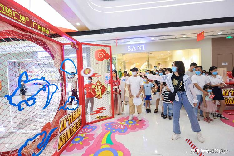 街头潮流品牌线下快闪店人潮场景
