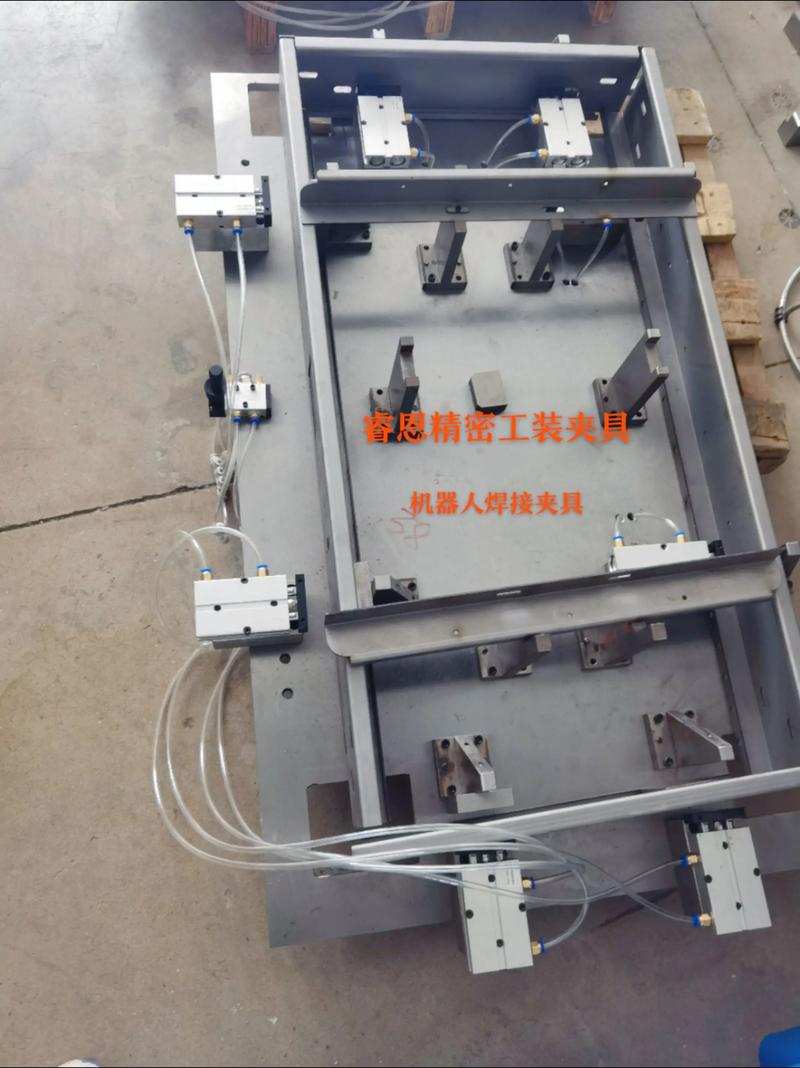 变形失效的劣质焊接工装夹具