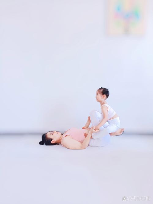 亲子儿童瑜伽呼吸练习示范图