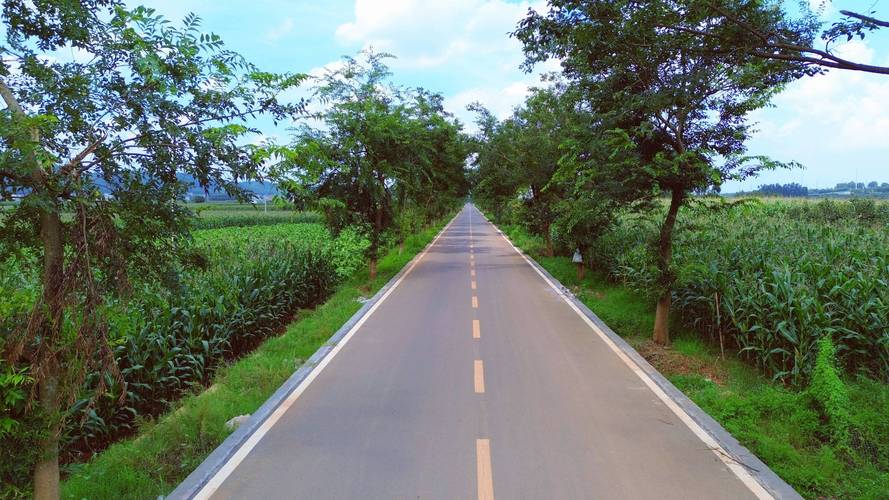 南漳沮河小三峡入口乡村公路风景