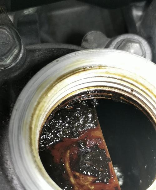 换完油反而顿挫?多半是踩了这几个坑