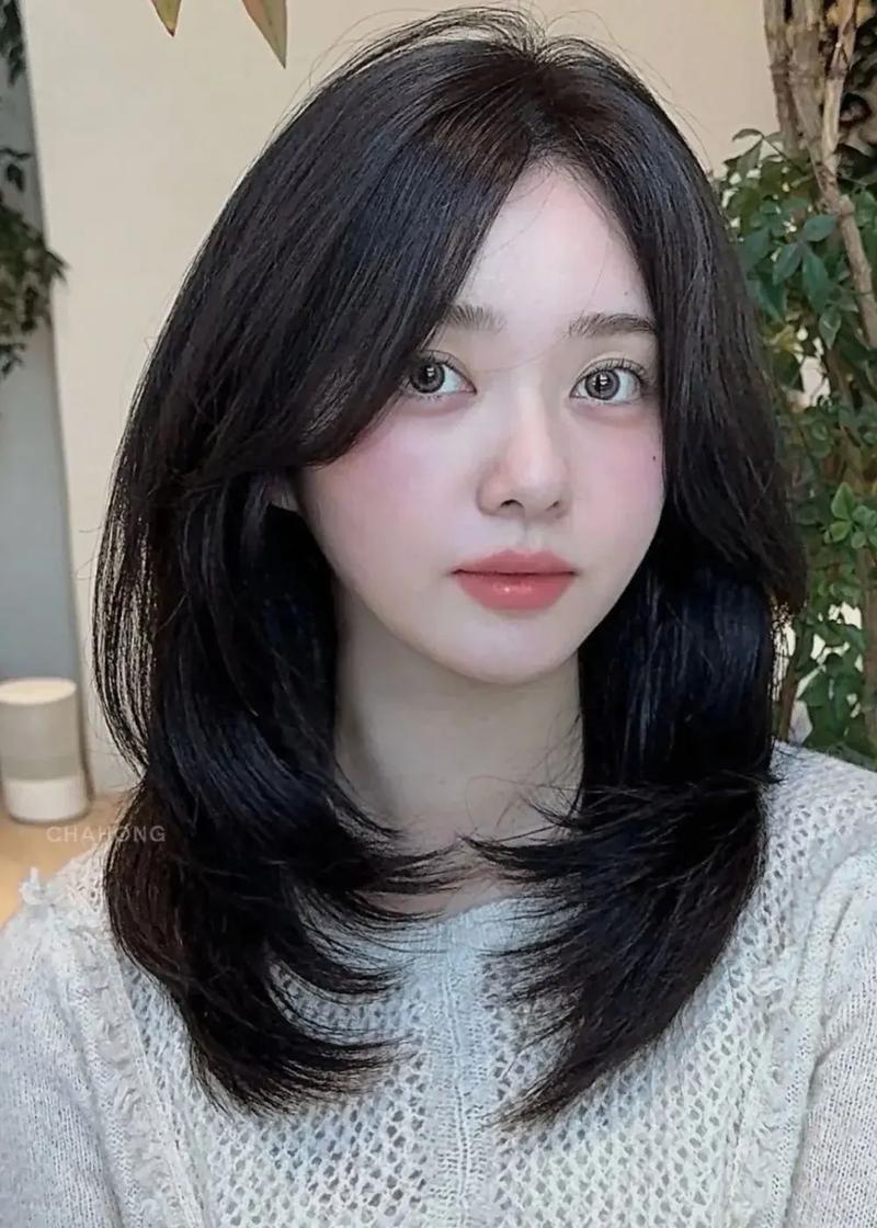 细软发层次剪裁内层动感效果示意图